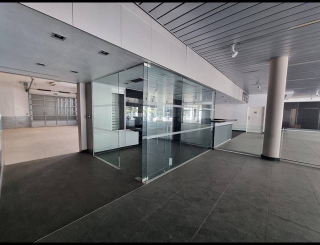 2,982M² SHOWROOM TO LET IN SANDTON CENTRAL